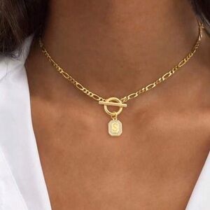 Initial C Pendant necklace N964